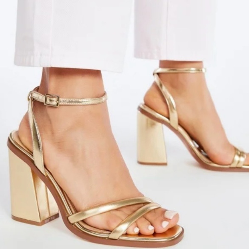JustFab Gold Strappy Block Heel Sandals Size 10 NWT 3.5 Inch Heels Cocktail